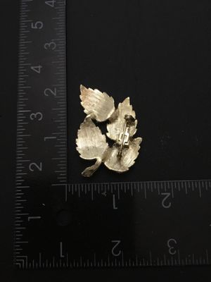 Vintage Gold Tone & Enamel Autumn Leaf Brooch Pin