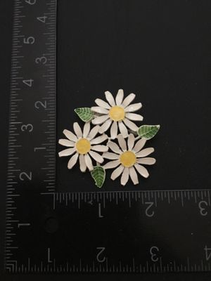 Vintage Enamel White Daisy Flower Brooch Pin