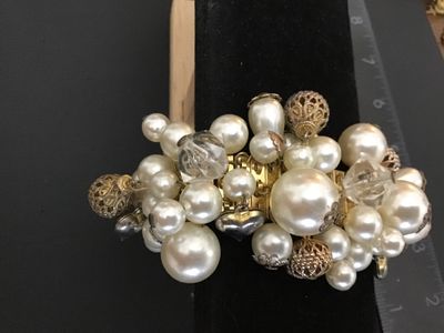 Vintage Faux Pearl & Filigree Cluster Stretch BraceletCha Cha