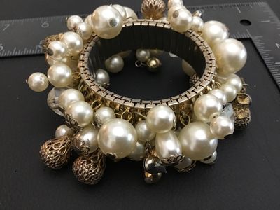 Vintage Faux Pearl & Filigree Cluster Stretch BraceletCha Cha