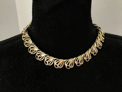 Vintage Coro Gold-Tone Textured Loop Collar Necklace