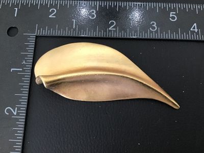 Vintage Gold-Tone Leaf Brooch Pin