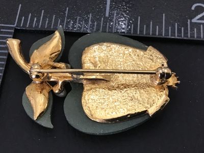 Vintage Nephrite Jade and Pearl Apple Brooch
