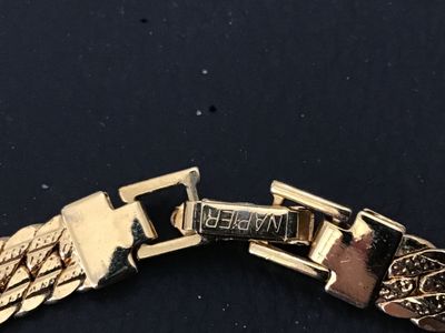 Vintage Napier Gold-Tone Herringbone V-Shape Collar Necklace