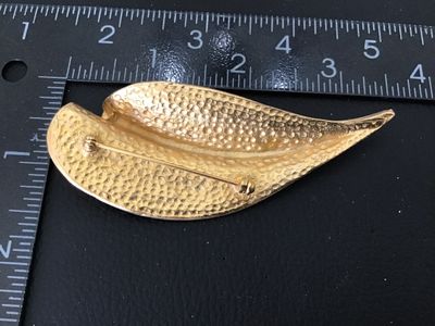 Vintage Gold-Tone Leaf Brooch Pin