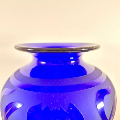 LOT 109: Steven Correia Artist Proof Acid-Etched Floral Art Glass Vase-13" Signed