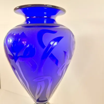 LOT 109: Steven Correia Artist Proof Acid-Etched Floral Art Glass Vase-13" Signed