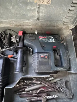 Bosch Annihilator 11225VSR 24V Cordless Rotary Hammer Drill Kit with Case