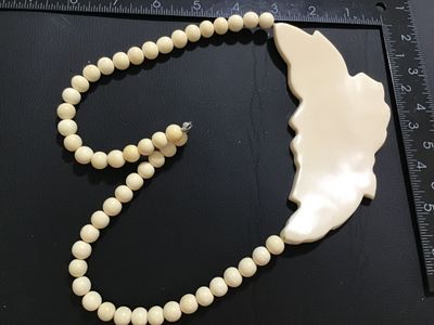 Vintage Mother of Pearl Inlay Floral Bib Necklace