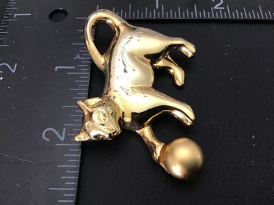Vintage Gold-Tone Playful Cat Brooch with Ball