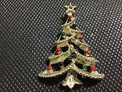 Vintage Gold-Tone Christmas Tree Brooch with Multi-Color Ornaments