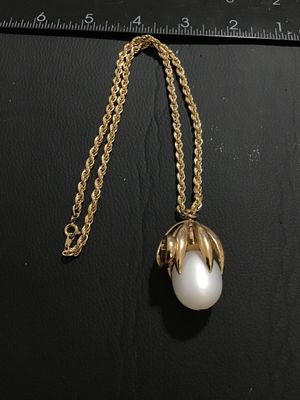 Vintage Gold-Tone Rope Chain Necklace with White Cabochon Pendant