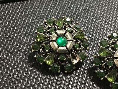 Vintage Florenza Green Rhinestone Brooch & Clip-On Earrings Set