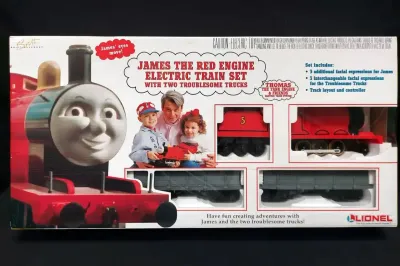 JAMES THE RED ENGINE ELECTRIC TRAIN SET 