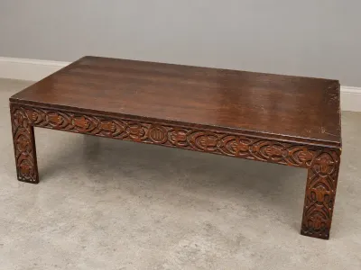 VINTAGE WOODEN COFFEE TABLE WITH CARVED DETAILS 