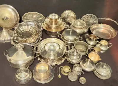 SILVERPLATED DISHES (3)