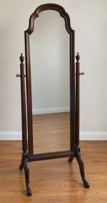 STANDING MIRROR 