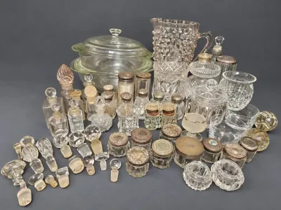 VINTAGE GLASSWARE COLLECTION 