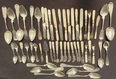 VINTAGE FLATWARE IN VARIOUS PATTERNS