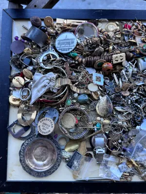 Vintage & Antique Costume Jewelry & Collectibles Lot