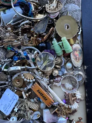 Vintage & Antique Costume Jewelry & Collectibles Lot