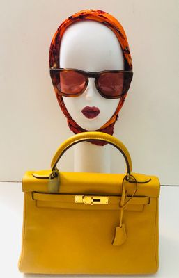 REINA made in Italy Kelly Bag
HERMES' SCARF.