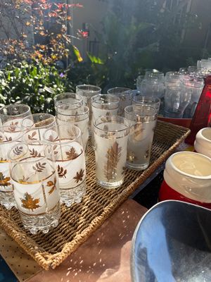 Sale Photo Thumbnail #30: Vintage mid-century frosted highball glasses with gold leaf patterns, 