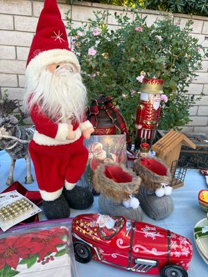 Sale Photo Thumbnail #36: Assortment of Christmas decorations