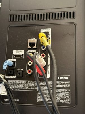 Samsung Flat Screen TV with Wall Mount