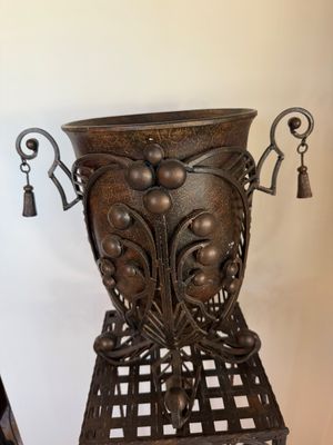 Decorative Metal Urn Planter