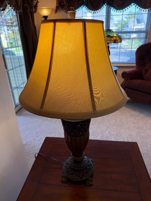 Traditional Urn-Style Table Lamp