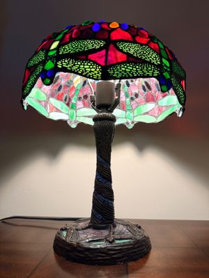 Tiffany-Style Dragonfly Stained Glass Table Lamp