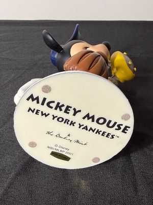 Danbury Mint Mickey Mouse New York Yankees Figurine
