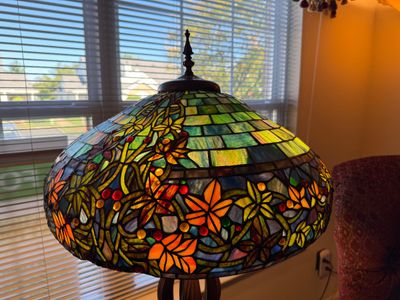 Large Tiffany-Style Stained Glass Table Lamp