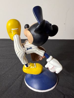 Danbury Mint Mickey Mouse New York Yankees Figurine