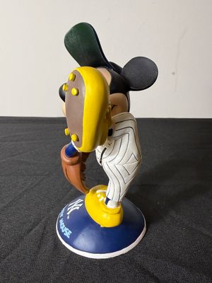 Danbury Mint Mickey Mouse New York Yankees Figurine
