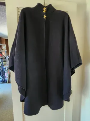 VINTAGE AMANDA SMITH FLEECE CAPE- ONE SIZE FITS ALL