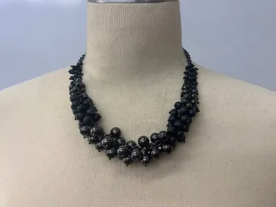 Sale Photo Thumbnail #18: Lia sophia necklace