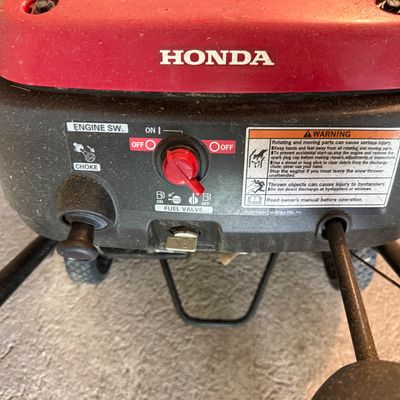 Honda HS720AA Single-Stage Gas Snow Blower