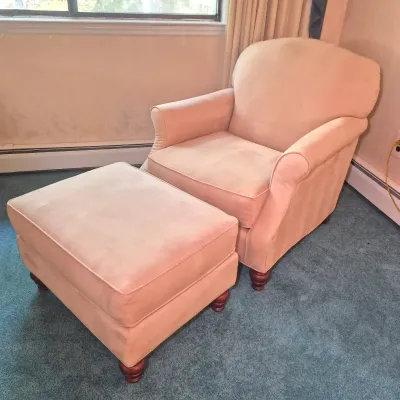 LOT 20W: Broyhill Microfiber Chair and Ottoman