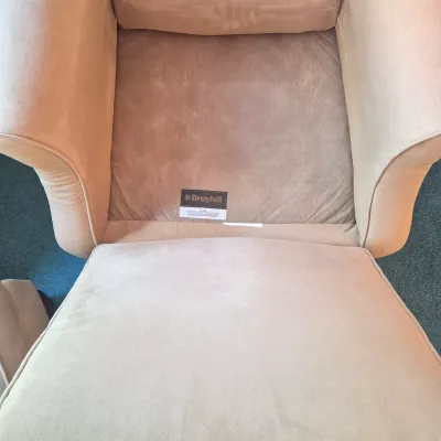 LOT 20W: Broyhill Microfiber Chair and Ottoman