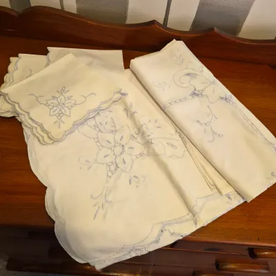LOT 16X: Ladder-Back Rush Seat Chair with Collection of Vintage Linens