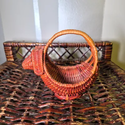 LOT 17X: Vintage Wicker 3-Tier Shelf with Collection of Trinkets