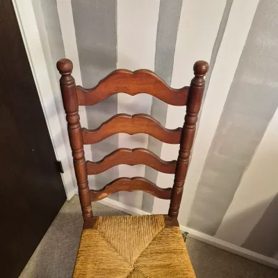 LOT 16X: Ladder-Back Rush Seat Chair with Collection of Vintage Linens