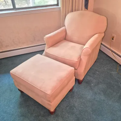 LOT 20W: Broyhill Microfiber Chair and Ottoman