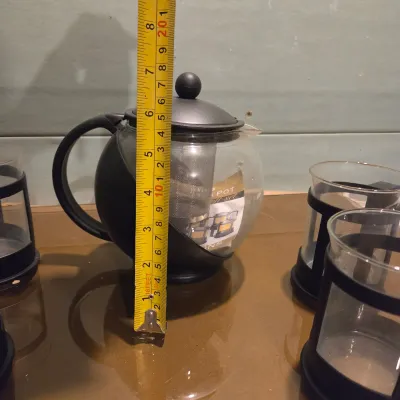 Sale Photo Thumbnail #406: Glass and plastic tea steeper and 4 cups. New