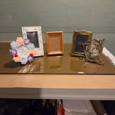Sale Photo Thumbnail #420: 5 small frames