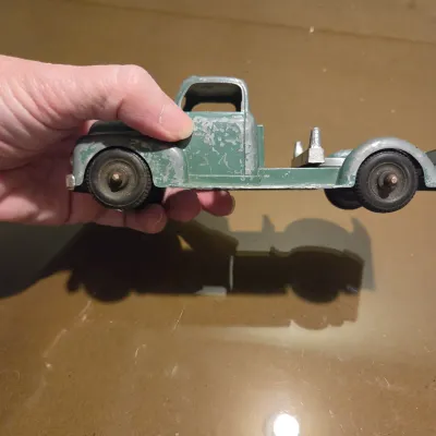 Sale Photo Thumbnail #462: Lot of 4 toy vehicles