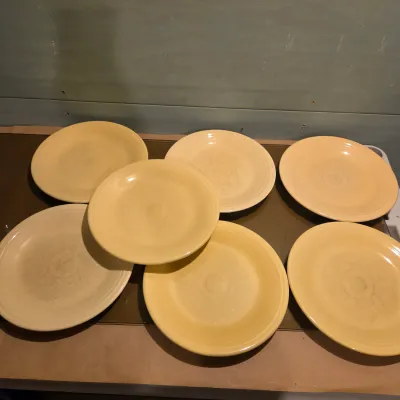 Sale Photo Thumbnail #212: Set of 13 Dinner plates in Fiesta Yellow
