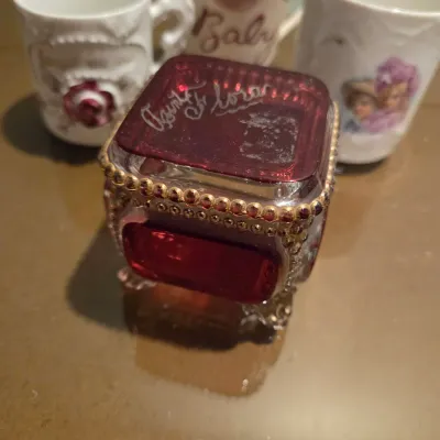 Sale Photo Thumbnail #484: 1829 last lot - misc child's mugs, ruby flashed trinket and some tea set pieces